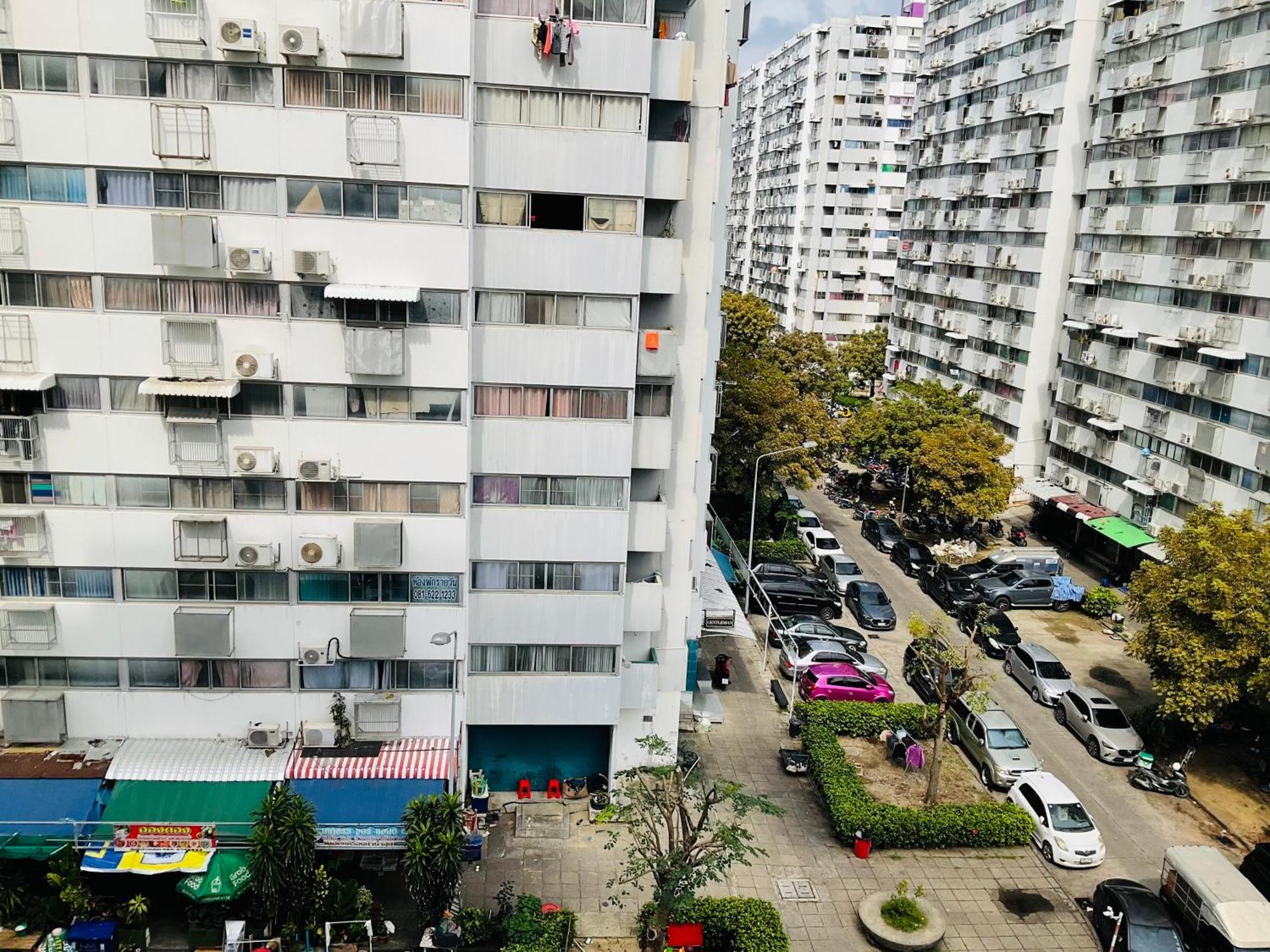 Apartment Muangthong C3,c4near Impact