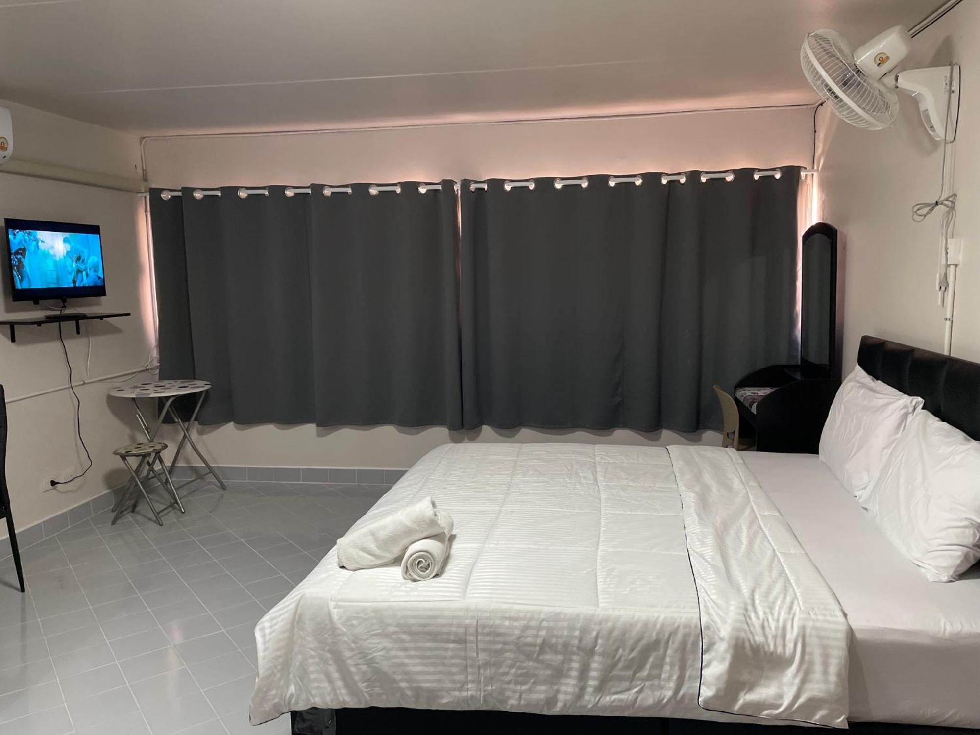 Apartment Muangthong C3,c4near Impact