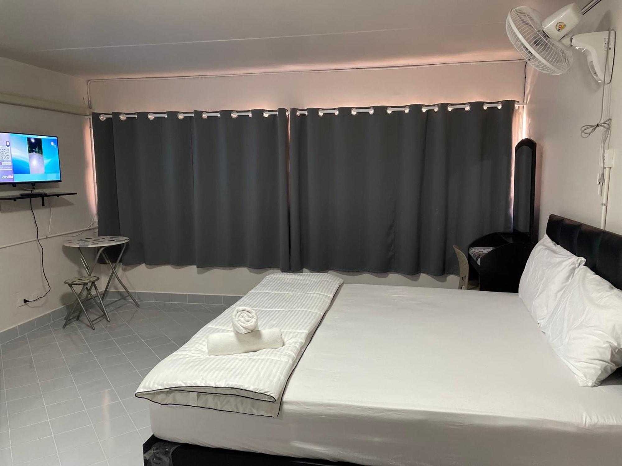 Apartment Muangthong C3,c4near Impact *