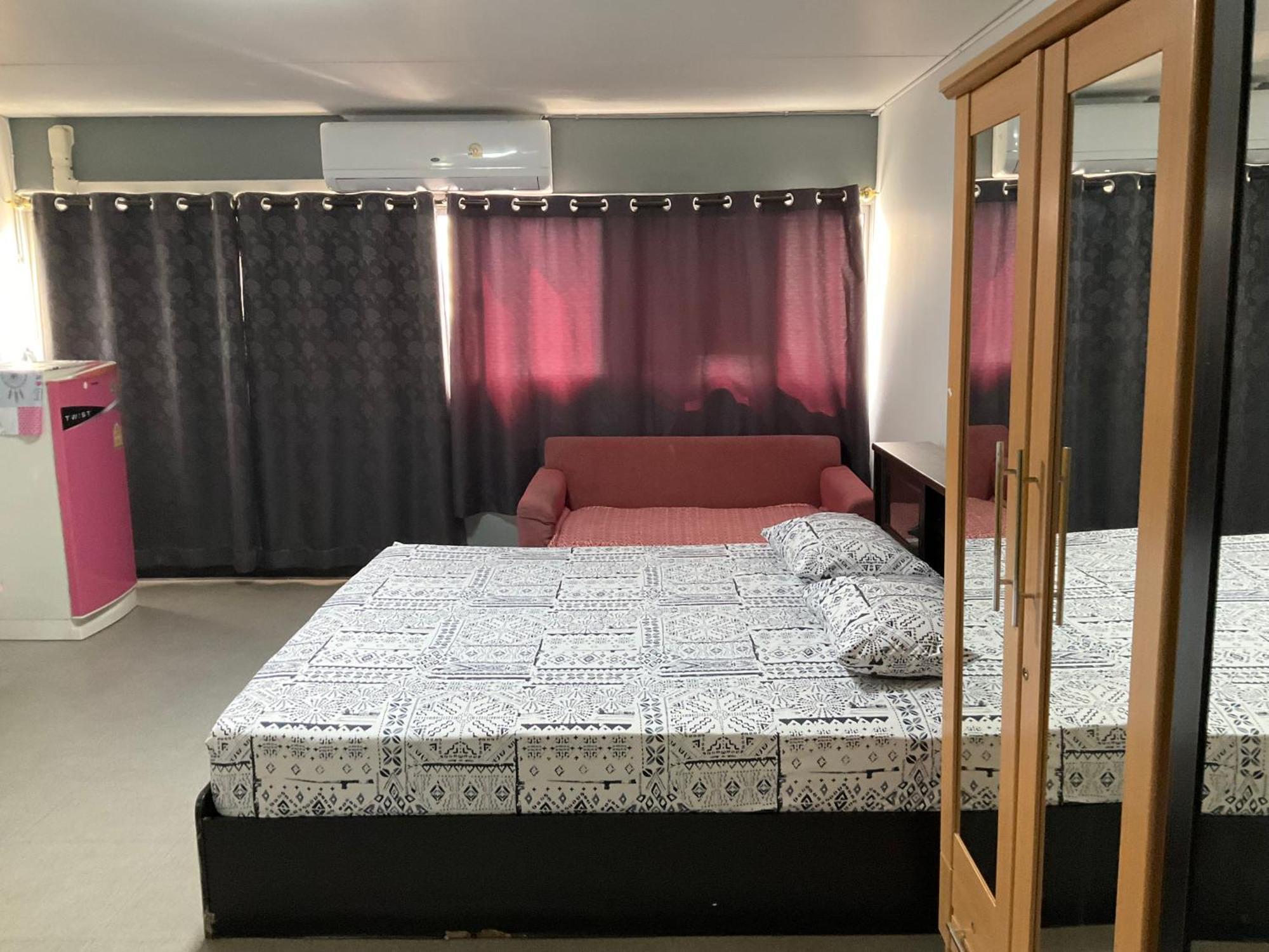Apartment Muangthong C3,c4near Impact