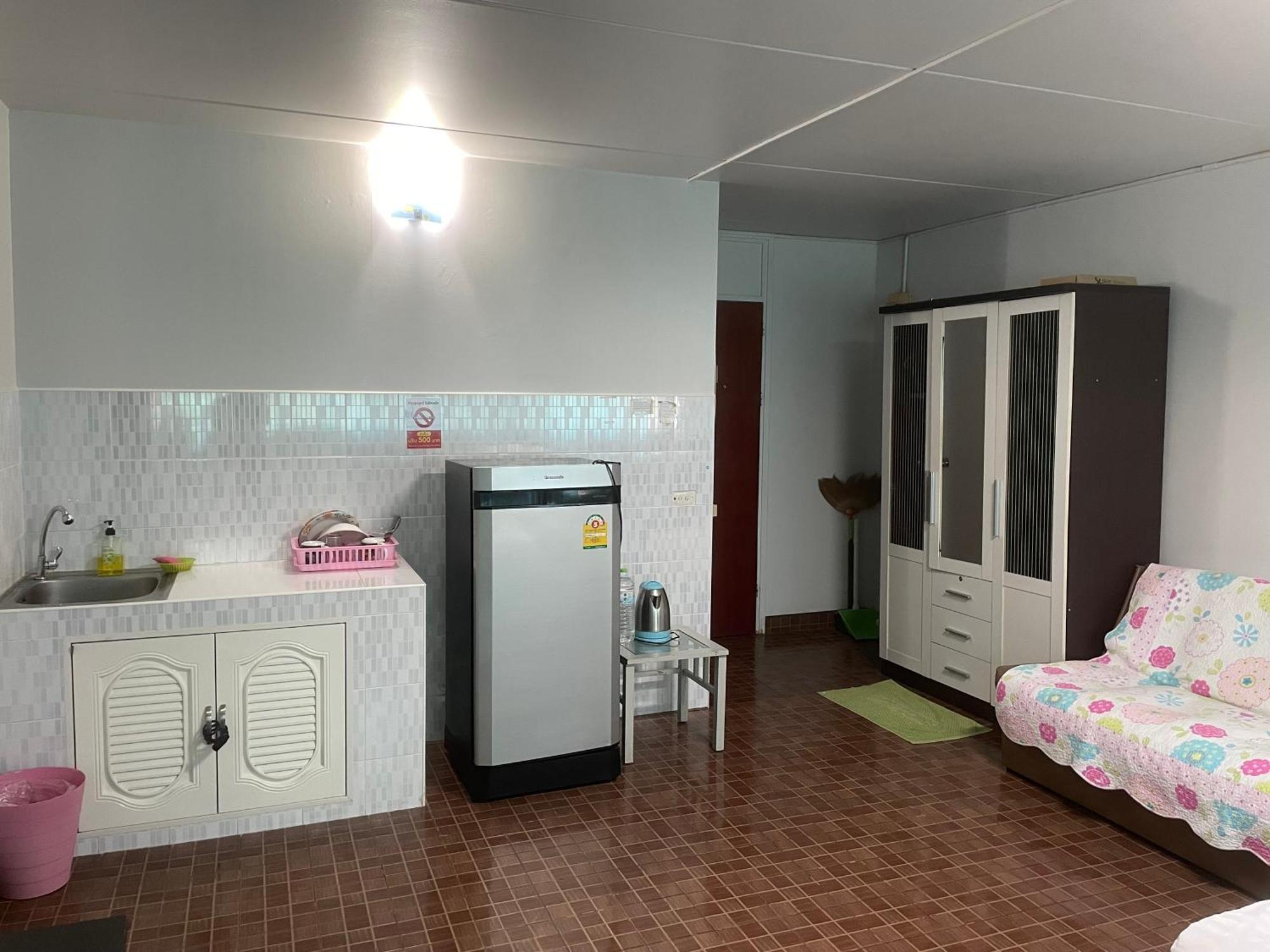 Apartment Muangthong C3,c4near Impact *