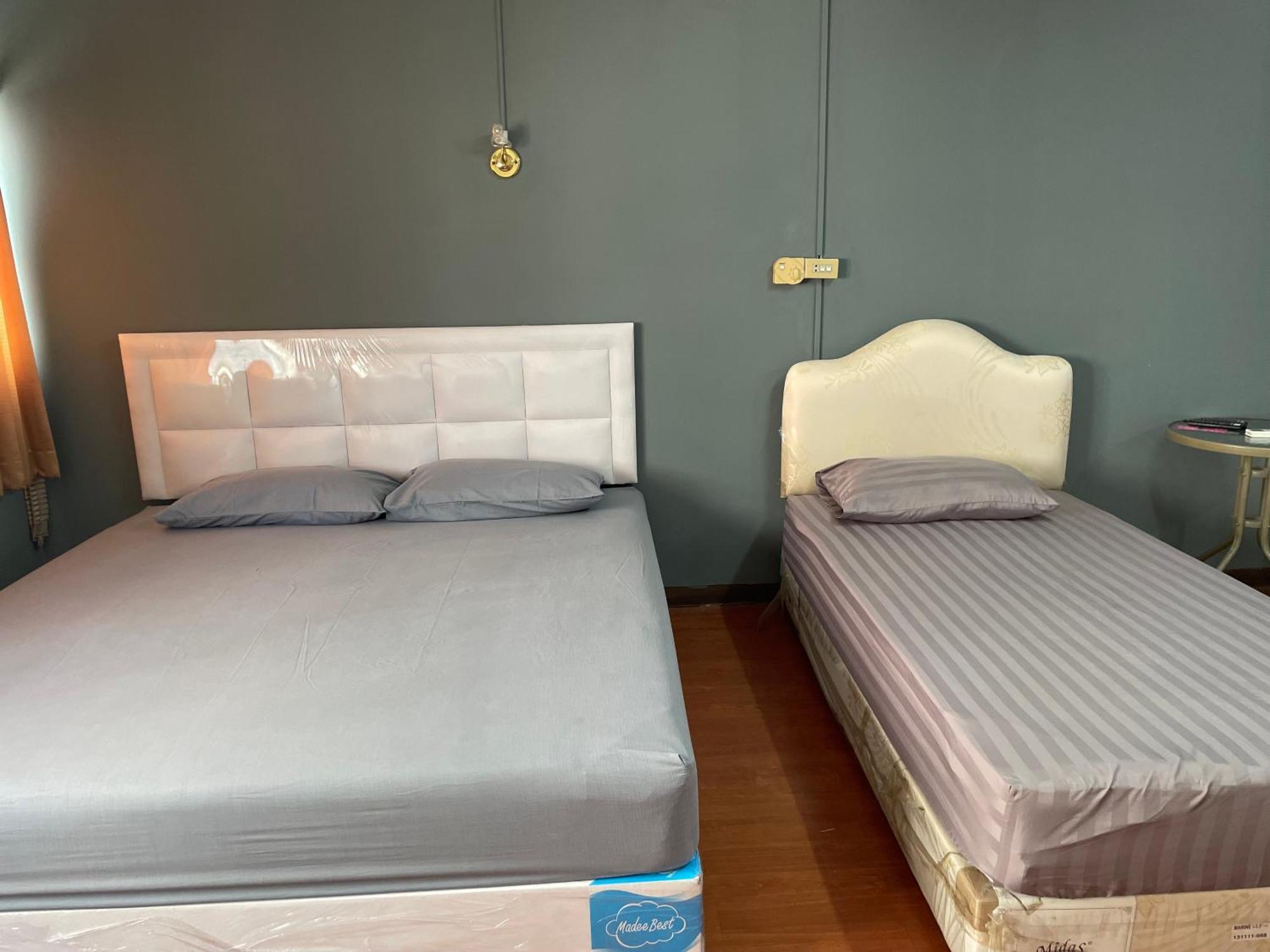 Apartment Muangthong C3,c4near Impact Nonthaburi