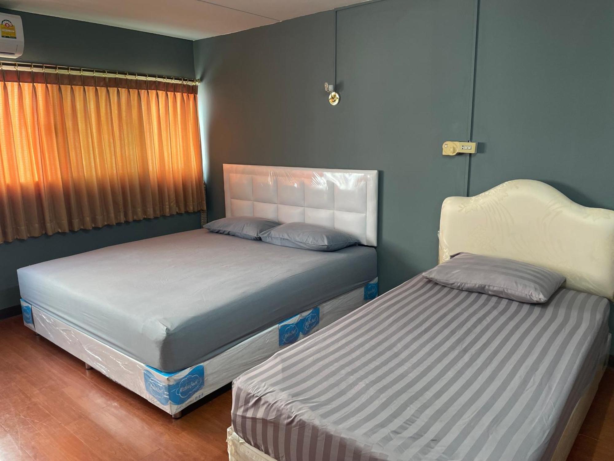 Apartment Muangthong C3,c4near Impact *